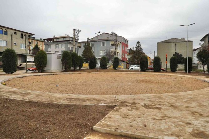 Esentepe’de Çocuklarını Parka Gönderen Ailelerin İçine Su Serpecek Uygulama