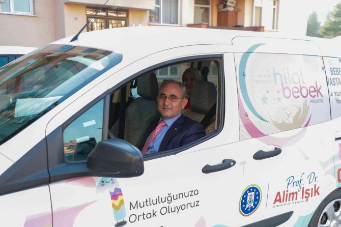 Kütahya Belediyesi’nden ’Hilal Bebek Taksi’ Projesi
