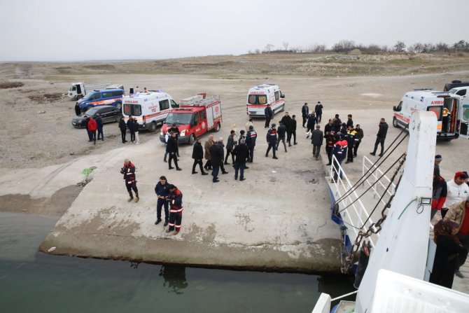 Malatya’da Belediye Otobüsü Baraj Gölüne Uçtu: 3 Yaralı