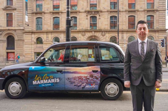 İ̇ngiltere’deki Taksiler Marmaris Fotoğraflarıyla Süslendi