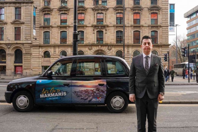 İ̇ngiltere’deki Taksiler Marmaris Fotoğraflarıyla Süslendi