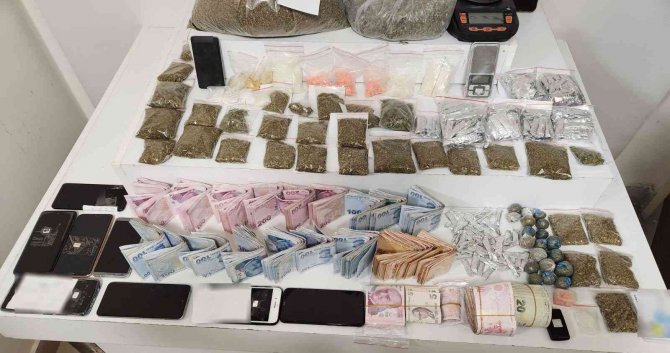 Pendik’te Uyuşturucu Operasyonu: 3 Kişi Yakalandı