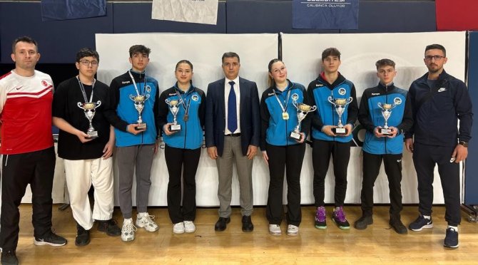 Sakarya Büyükşehir’in 6 Sporcusu, İ̇ller Arası Karate Ligi’nden Başarılarla Döndü