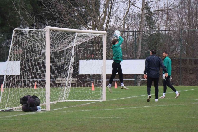 Sakaryaspor Teknik Direktörü Taner Taşkın: “Ben Buraya Eksiklikleri Tamamlamaya Geldim”