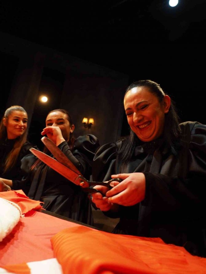 “Bernarda Alba’nın Evi” Adlı Tiyatro Oyunu Sdt’de Sahnelenecek