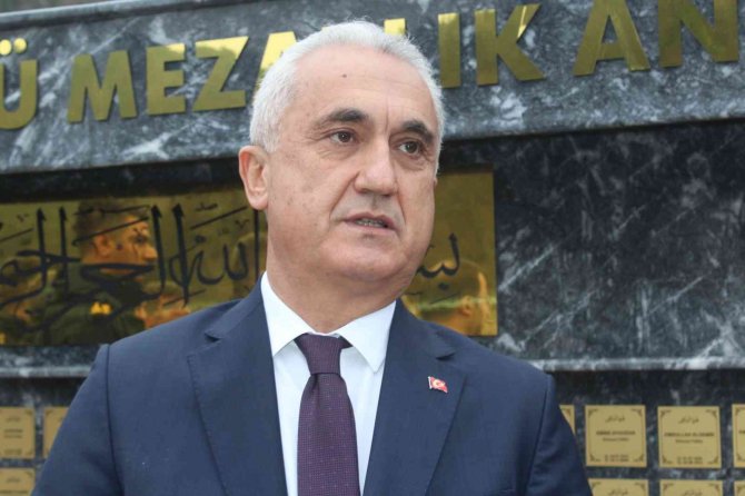 Sel Sularına Kapılarak Kaybolan Mezarlar İçin Anıt Yapıldı