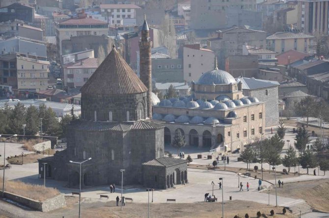Kars Vadisi Yerli Ve Yabancı Turistlerden Yoğun İlgi Görüyor