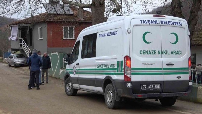 Fotoğraf Çekmek İsterken Hayatını Kaybeden Genç Kadın Toprağa Verildi