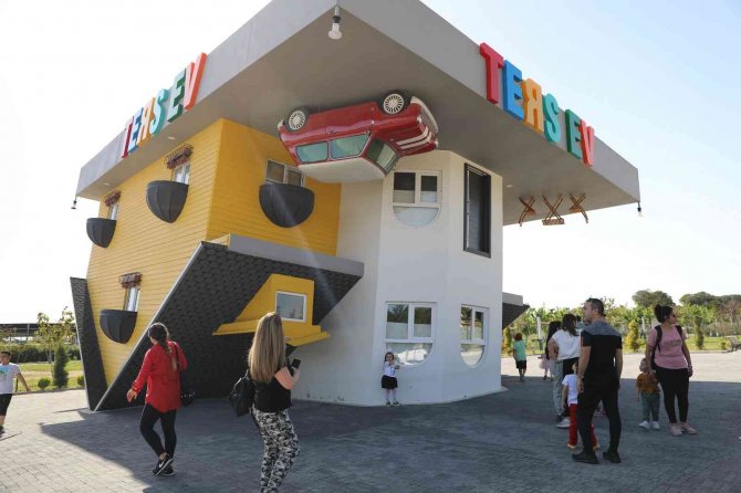Yüreğir’de Ters Ev, Çocukları Ağırlıyor