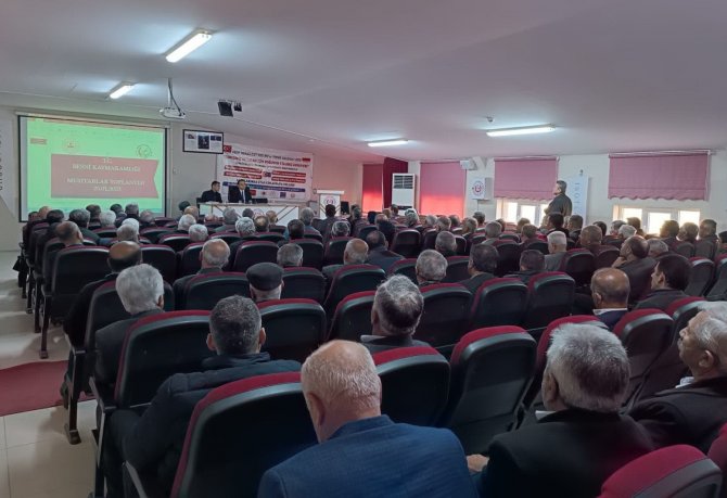 Besni’de Muhtarlar Toplantısı Yapıldı