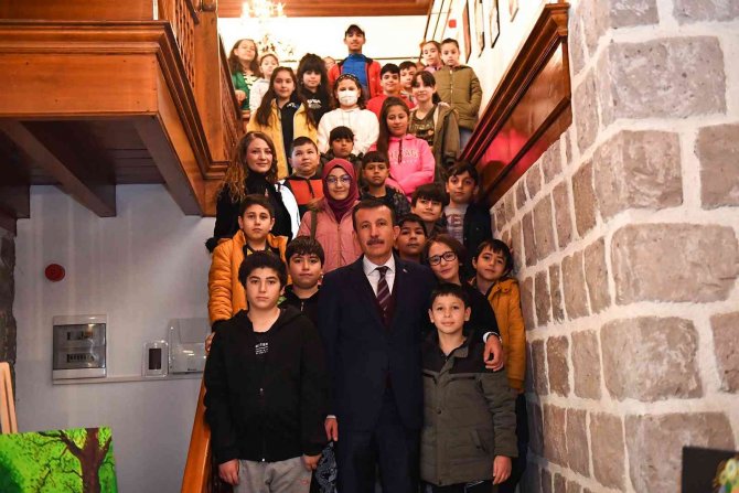 Altındağlı Gençlerden Resim Sergisi