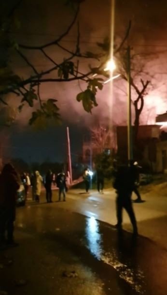 Gecekondu Yangını Geceyi Aydınlattı