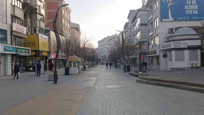 Bolu’da Soğuktan Musluklar Dondu