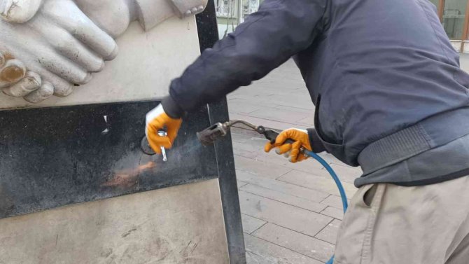 Bolu’da Soğuktan Musluklar Dondu