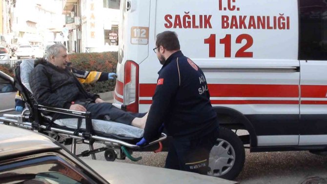 Ayağının Üzerinden Otomobil Geçen Görme Engelli Vatandaş Yaralandı
