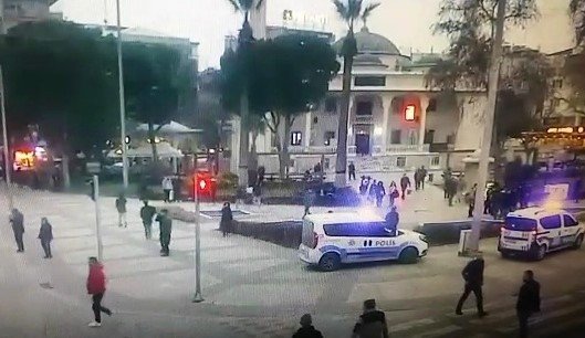 Önce Tartıştı, Sonra Bacağına Bıçak Saplayıp Kaçtı