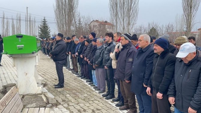 Kocasının Boğarak Öldürdüğü Kadın Son Yolculuğuna Uğurlandı