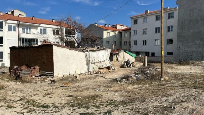 Metruk Ev Mahalleliyi Tedirgin Ediyor