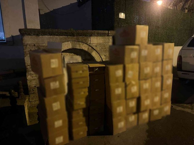 Eyüpsultan’da 50 Bin Lira Değerinde Çay Hırsızlığı Kamerada
