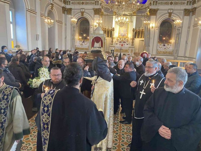 Karaköy’de Kilise Lojmanındaki Yangında Hayatını Kaybeden Fehim Atsup İçin Tören Düzenlendi