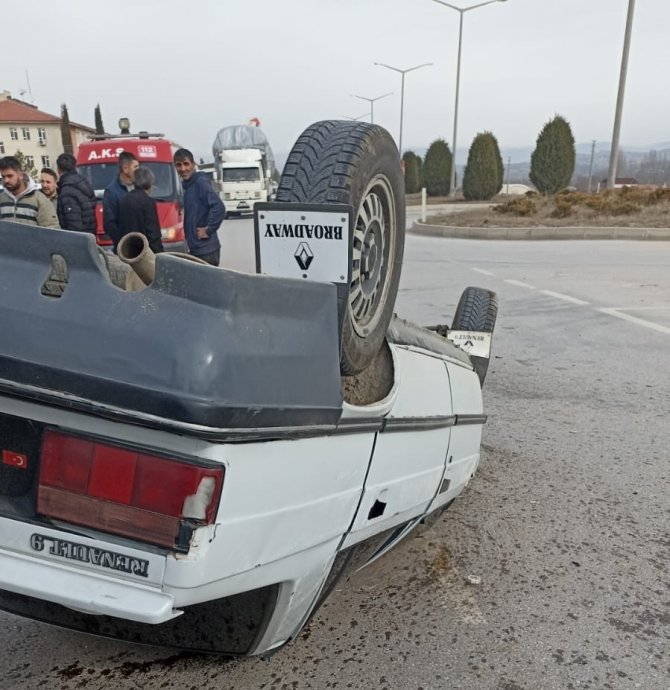 Gediz’de Trafik Kazası: 3 Yaralı