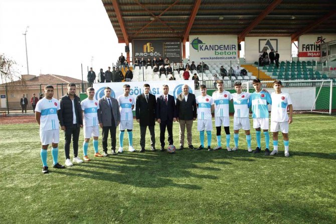 Gölbaşı Belediye Başkanı Şimşek, "İ̇lçe Ocaklar Futbol Turnuvası" Açılış Maçına Katıldı