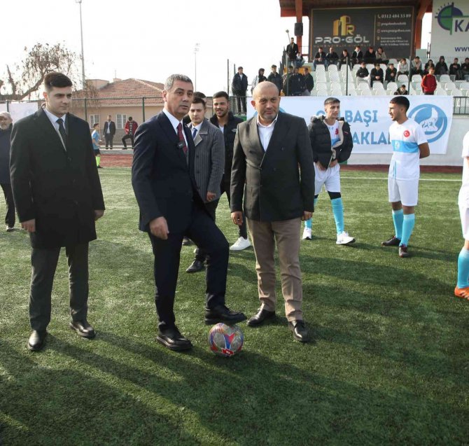 Gölbaşı Belediye Başkanı Şimşek, "İ̇lçe Ocaklar Futbol Turnuvası" Açılış Maçına Katıldı