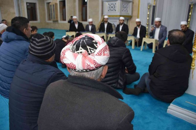 Hakkari’de Regaip Kandili Dualarla İdrak Edildi