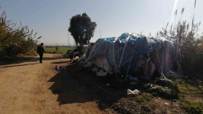 Çöple Kaplı Baraka Çadıra Uyuşturucu Operasyonu
