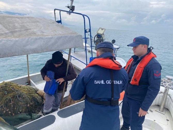81 İldeki Huzur Operasyonunda 716 Düzensiz Göçmen Yakalandı