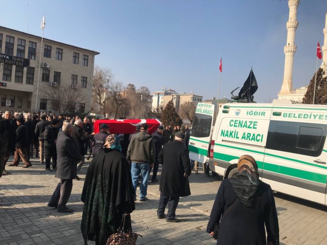 Vefat Eden Iğdır Eski Belediye Başkanı İçin Belediye Önünde Tören Düzenlendi