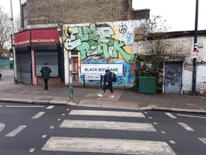 Londra’da Irkçılık Gerekçesiyle Sokağın İsmi Değiştirildi