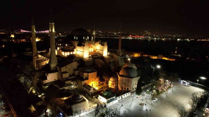 Regaip Kandili’nde Vatandaşlar Ayasofya Camii’ne Akın Etti