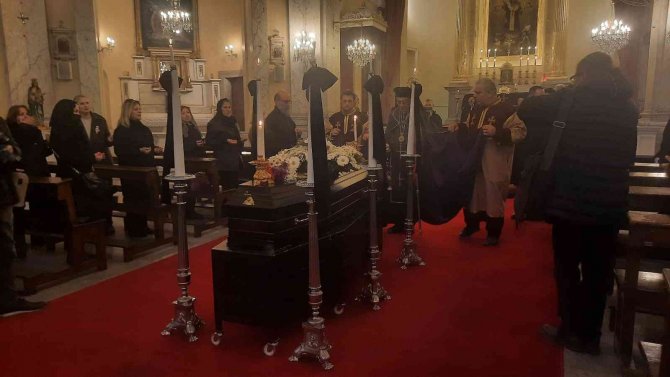 Kilise Lojmanında Çıkan Yangında Hayatını Kaybeden Jozefin Ekmekçioğlu İçin Tören Düzenlendi
