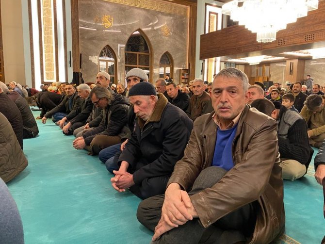 Kayseri’de Regaip Kandili’nde Camiler Doldu