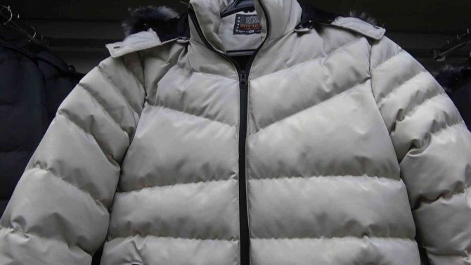 Kar Gelmeyince Kışlık Ürünler Rafta Kaldı: "Kuraklık Maalesef Esnafı Da Kuruttu"