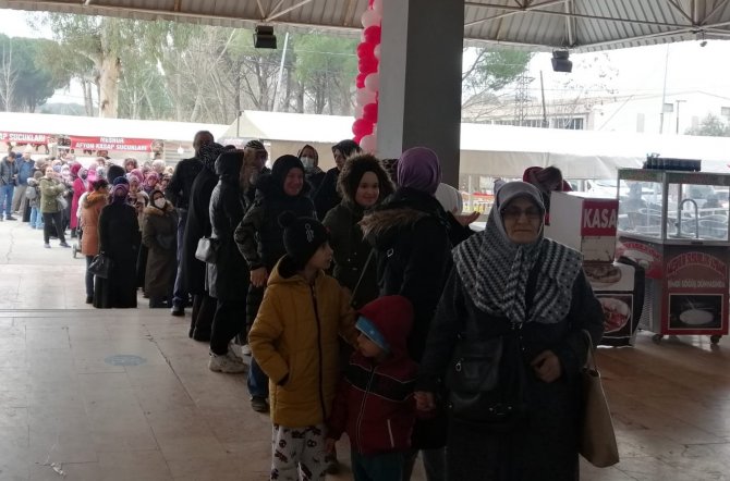 Manisalı Kadınlar Festivale Gelerek 100 Tl Kazandı