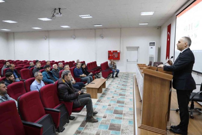 Manisalı Üreticilere Arıcılık Eğitimleri Devam Ediyor