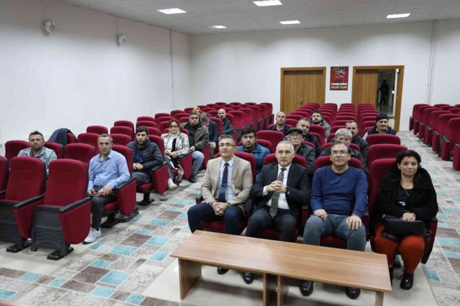 Manisalı Üreticilere Arıcılık Eğitimleri Devam Ediyor