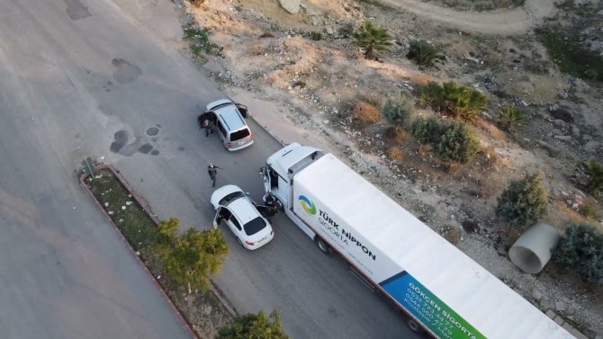 Mersin’de Uyuşturucu Tırına Nefes Kesen Operasyon