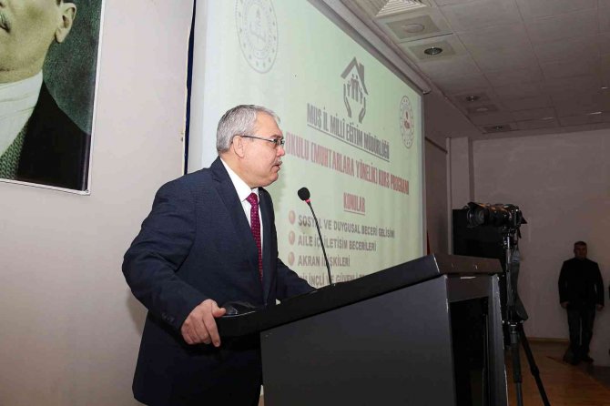 Muşlu Muhtarlar “Aile Okulu” Projesi Eğitimlerini Tamamladı