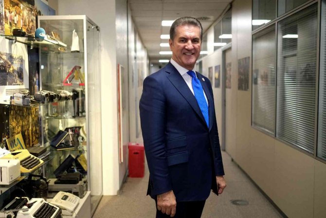 Tdp Genel Başkanı Mustafa Sarıgül’den İ̇sveç Başbakanı’na İ̇ncil Hediyesi