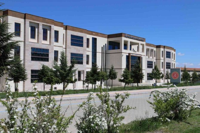 Nevü İle Luarasi Üniversitesi Arasında İş Birliği Protokolü İmzalandı
