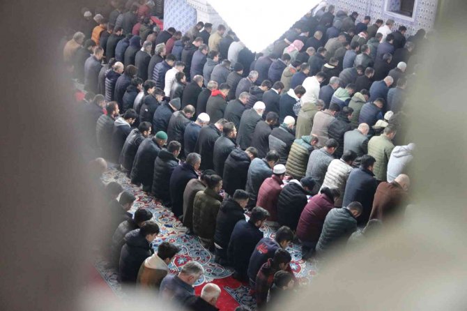 Peygamberler Şehrinde Regaip Kandili Coşkusu