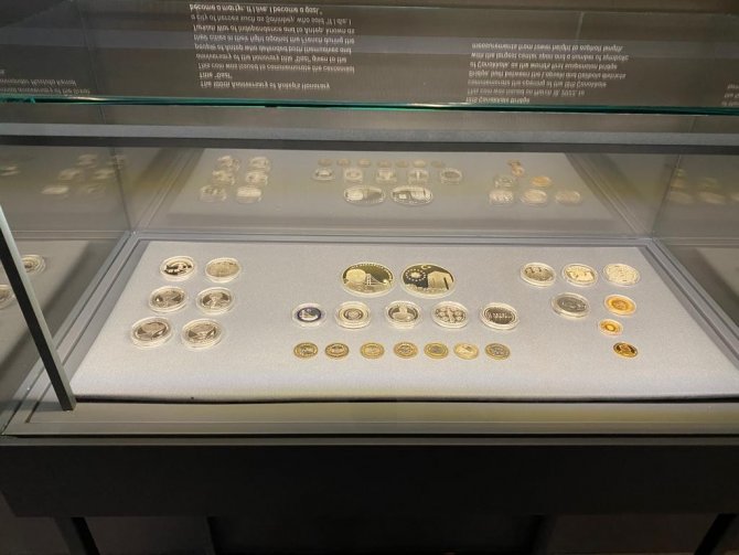 Osmanlı Ve Cumhuriyet Dönemi Objelerin Sergilendiği ‘Kudret Ve Hafıza, Gücün Sanatı’ Sergisi Ziyarete Açıldı