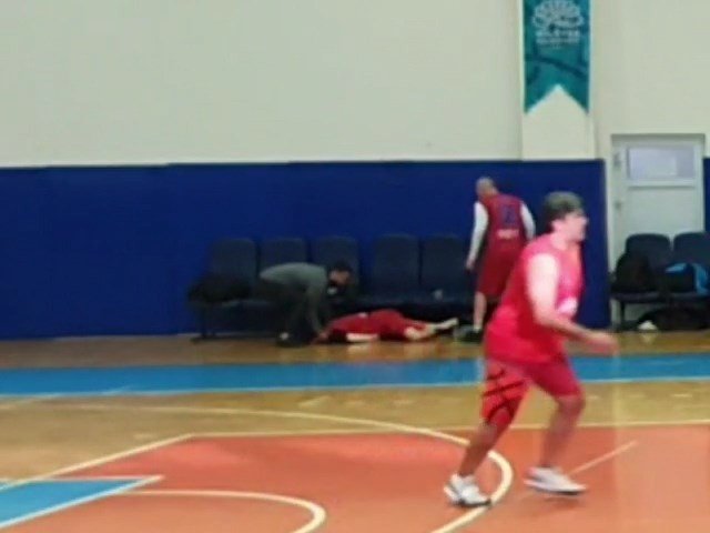 Bursa’ya Turnuva İçin Gelen Eski Basketbolcu Fenalaşarak Hayatı Kaybetti