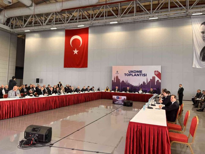 İ̇stanbul’da Taksilerde “Akıllı Tepe Lambası” Olacak
