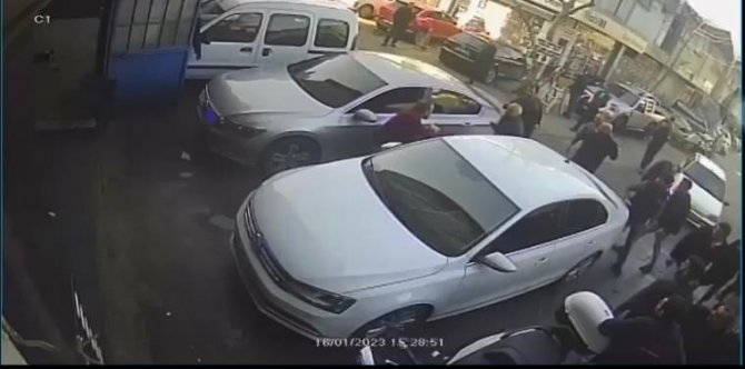 Ümraniye’deki Oto Sanayide Çıkan Silahlı Saldırıya Ait Yeni Görüntüler Ortaya Çıktı