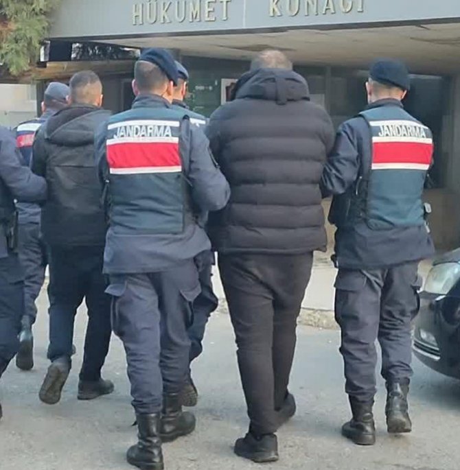Uşak Jandarması 2 Hırsızlık Şüphelisini Trende Yakaladı