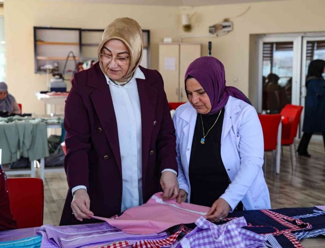 Kadınlar Büyükşehir Belediyesiyle Meslek Sahibi Oluyor